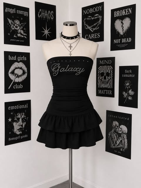 Vestido corto negro estilo dark